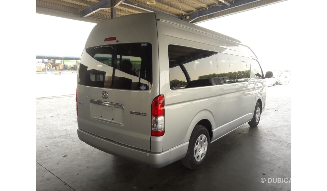 تويوتا هاياس Hiace Commuter RIGHT HAND DRIVE (Stock no PM 677 )