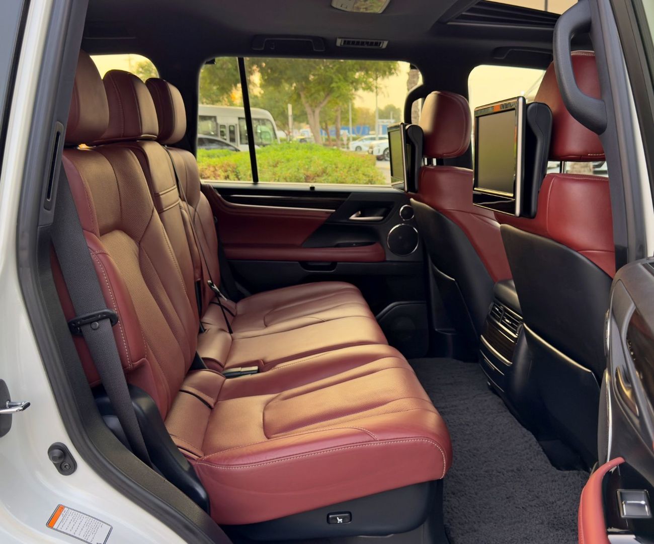 لكزس LX 570 2019 Lexus LX570 Signature, GCC Specifications