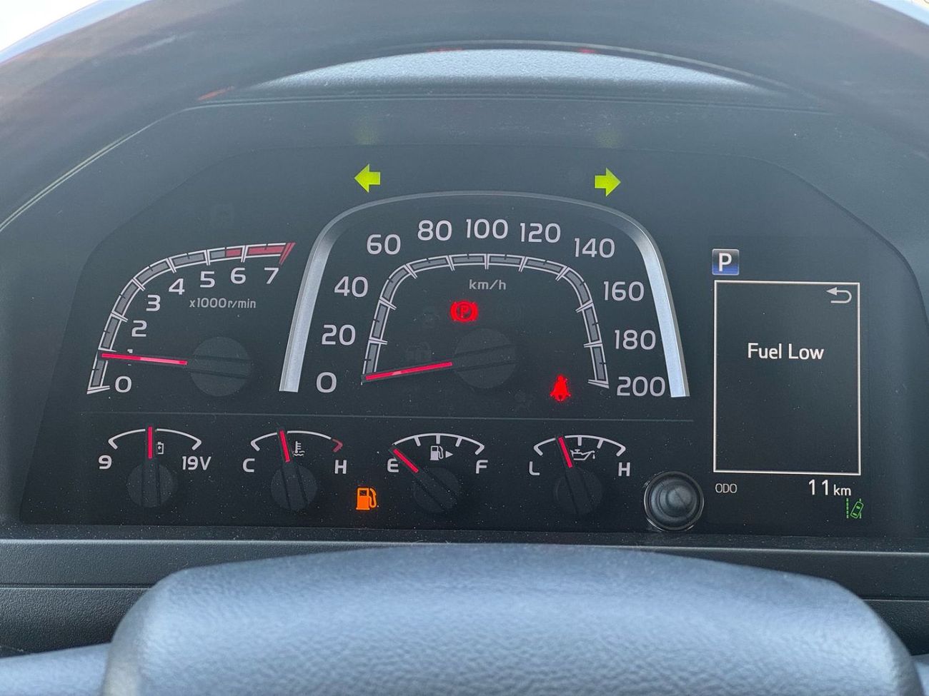 تويوتا لاند كروزر 70 2025 TOYOTA LAND CRUISER LC76 HARD TOP, 4L, PETROL, A/T, 4WD, WHITE/BEIGE