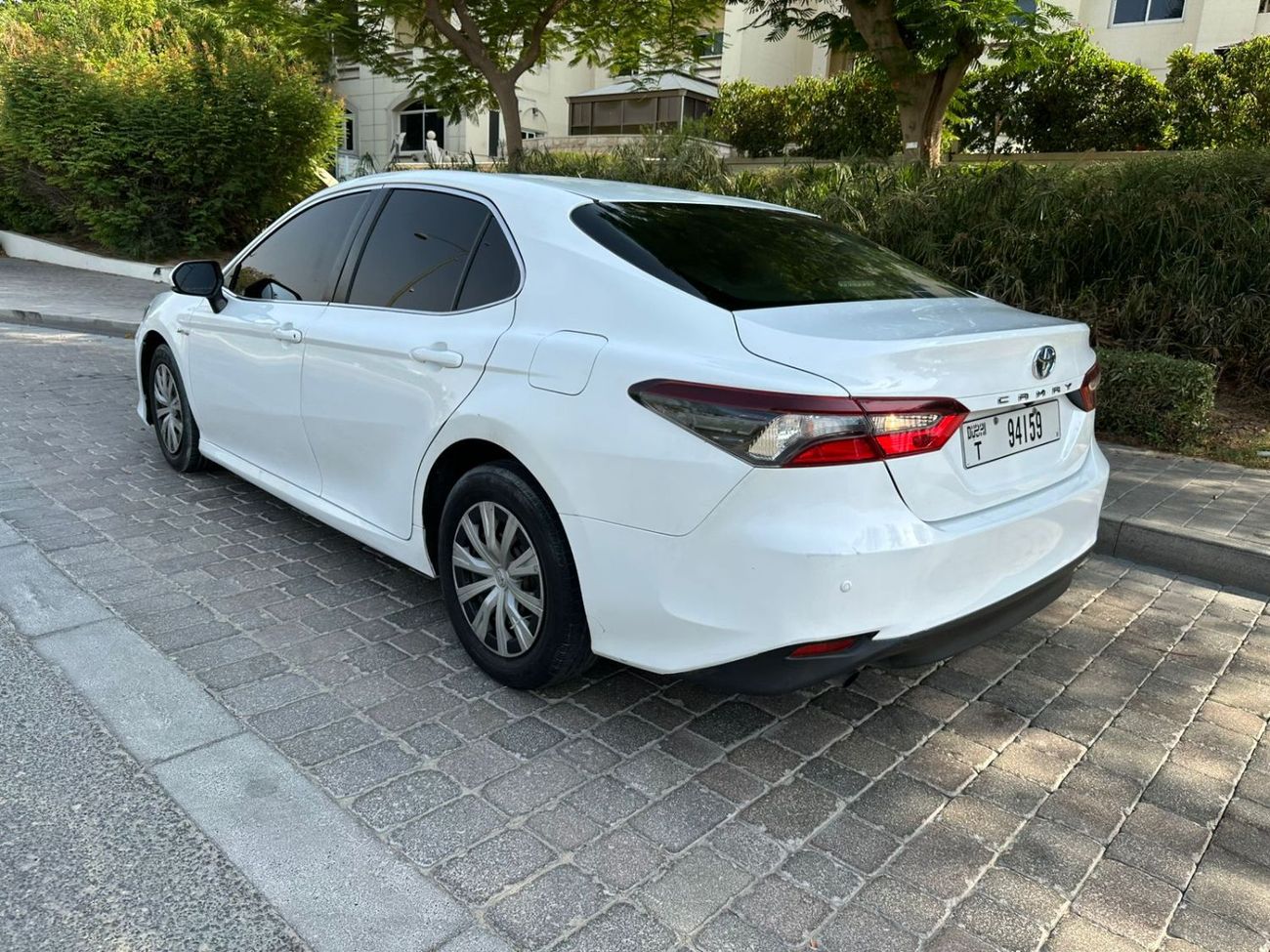 Toyota Camry LE Hybrid 2.5L