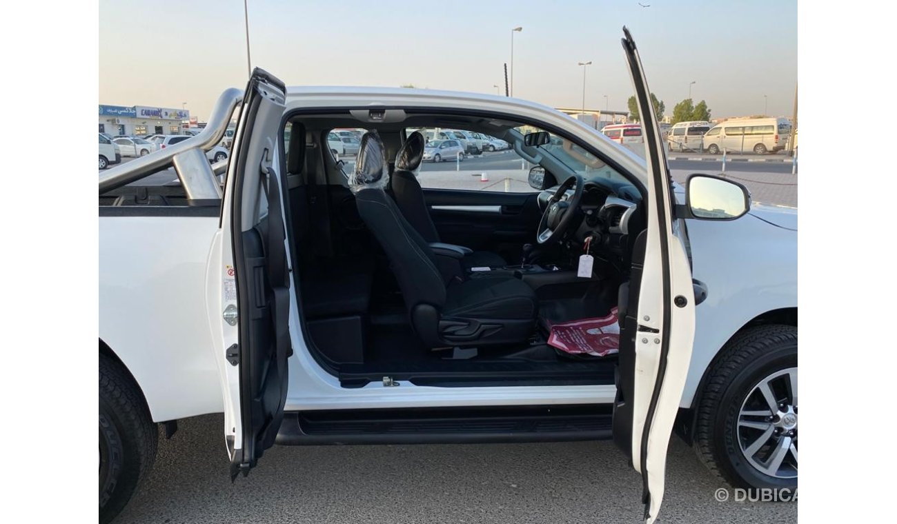 تويوتا هيلوكس diesel smart cabin automatic 2.8L year 2018 white color