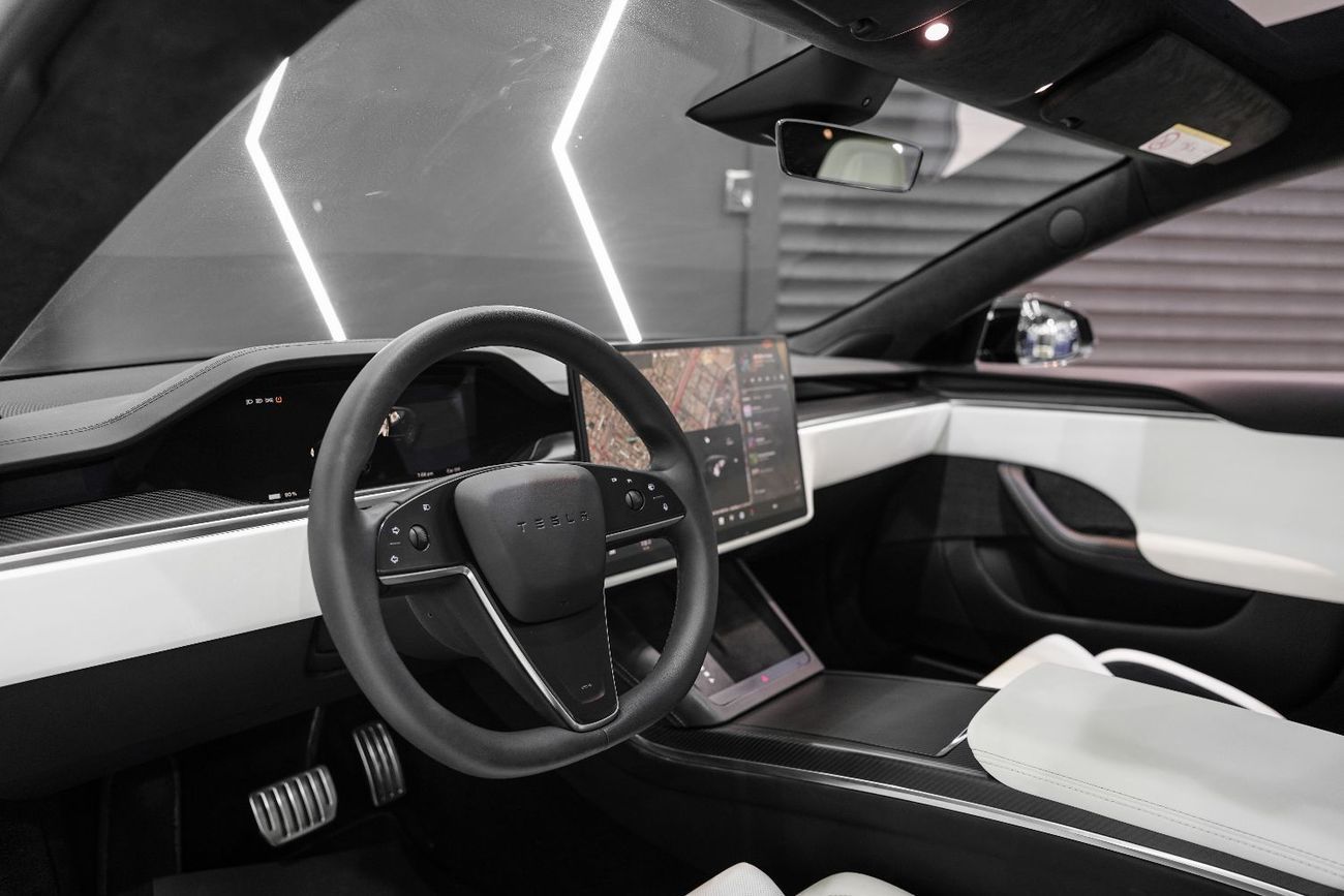 تسلا Model S Plaid (AWD) Carbon Fiber Interior | 1,020 HP | Dealer Warranty!!