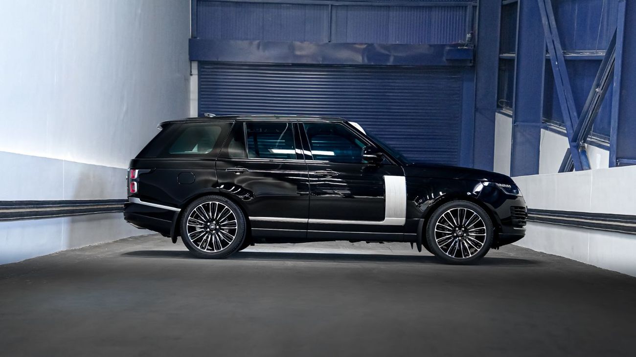 Land Rover Range Rover Vogue SE 5.0L UAE's Very Best Example | 2 Years Free Servicing | AED 4,460 Per Month