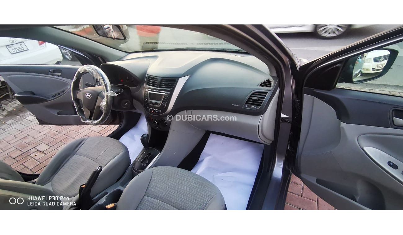 هيونداي أكسنت GL Hyundai Accent 2015 Free Accident (1.6 CC)