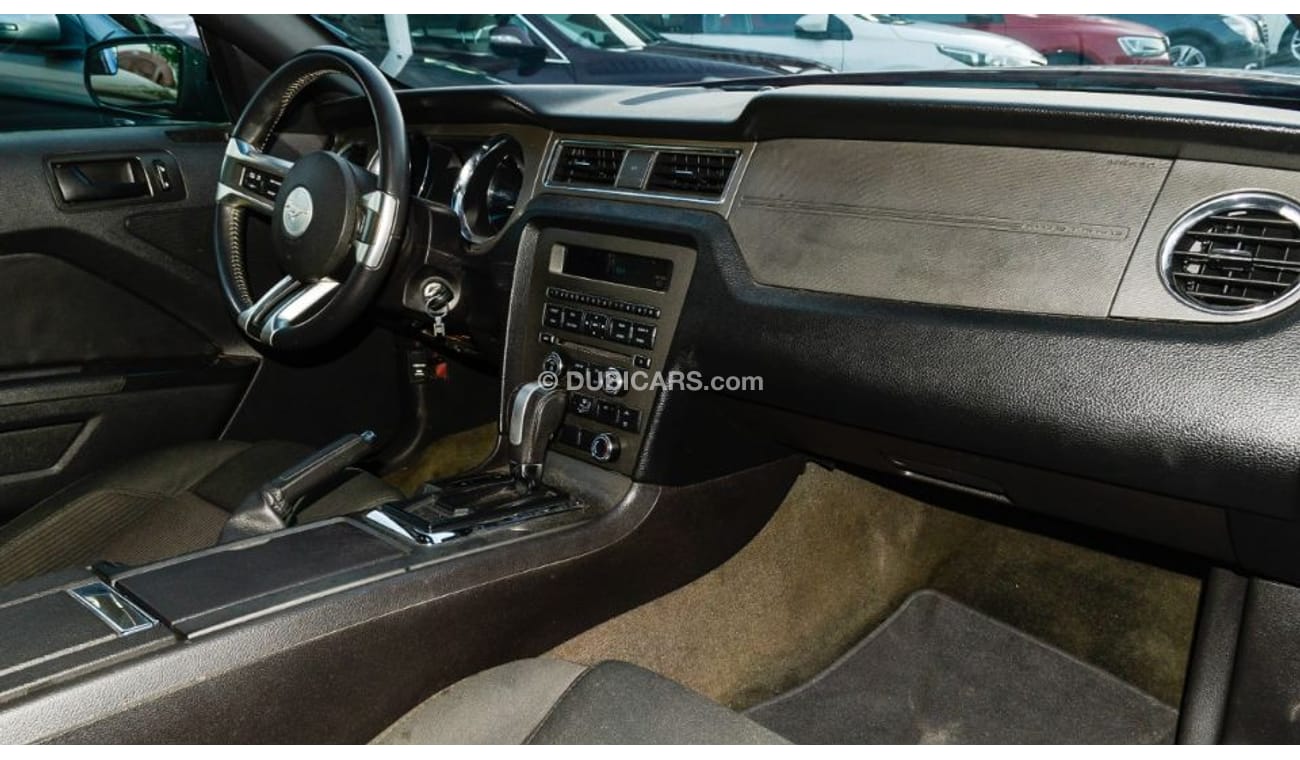 Ford Mustang Ford Mostung Model 2014 import American coulour Red very very clear