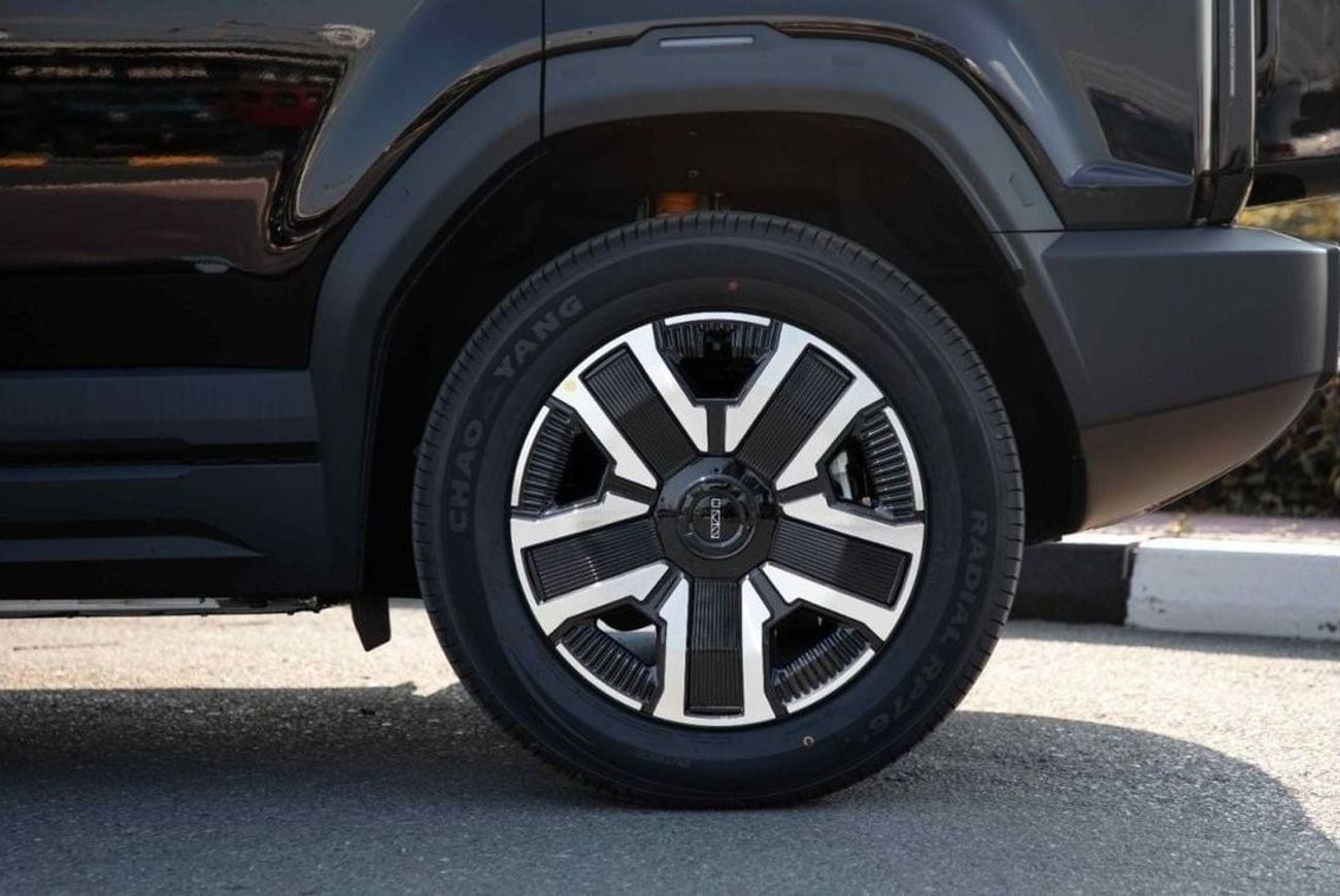 شيري iCar 03 2024 ICAR EQ3 V3 High Performance 4WD - Black inside White | Export price