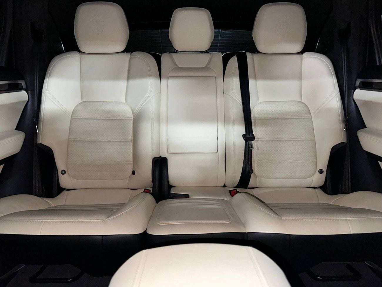 Porsche Cayenne TURBO S | CABRON INTERIOR PACKAGE | PORSCHE SPORTS EXHAUST SYSTEM | SUNROOF