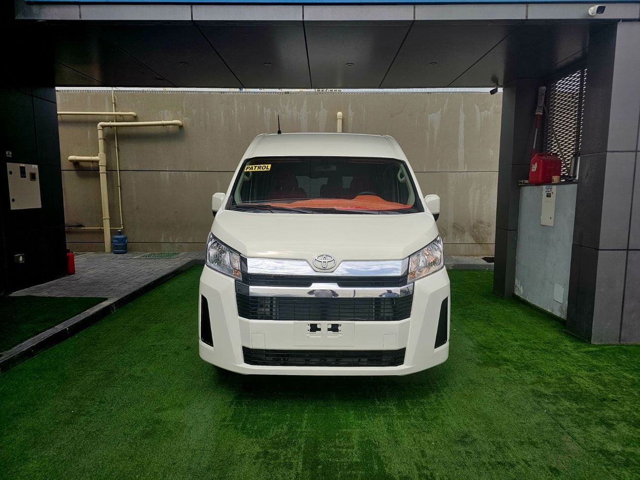 تويوتا هاياس GL PASSENGER/ PATROL MANUAL/ 3.5 V6/ LOW MILEAGE