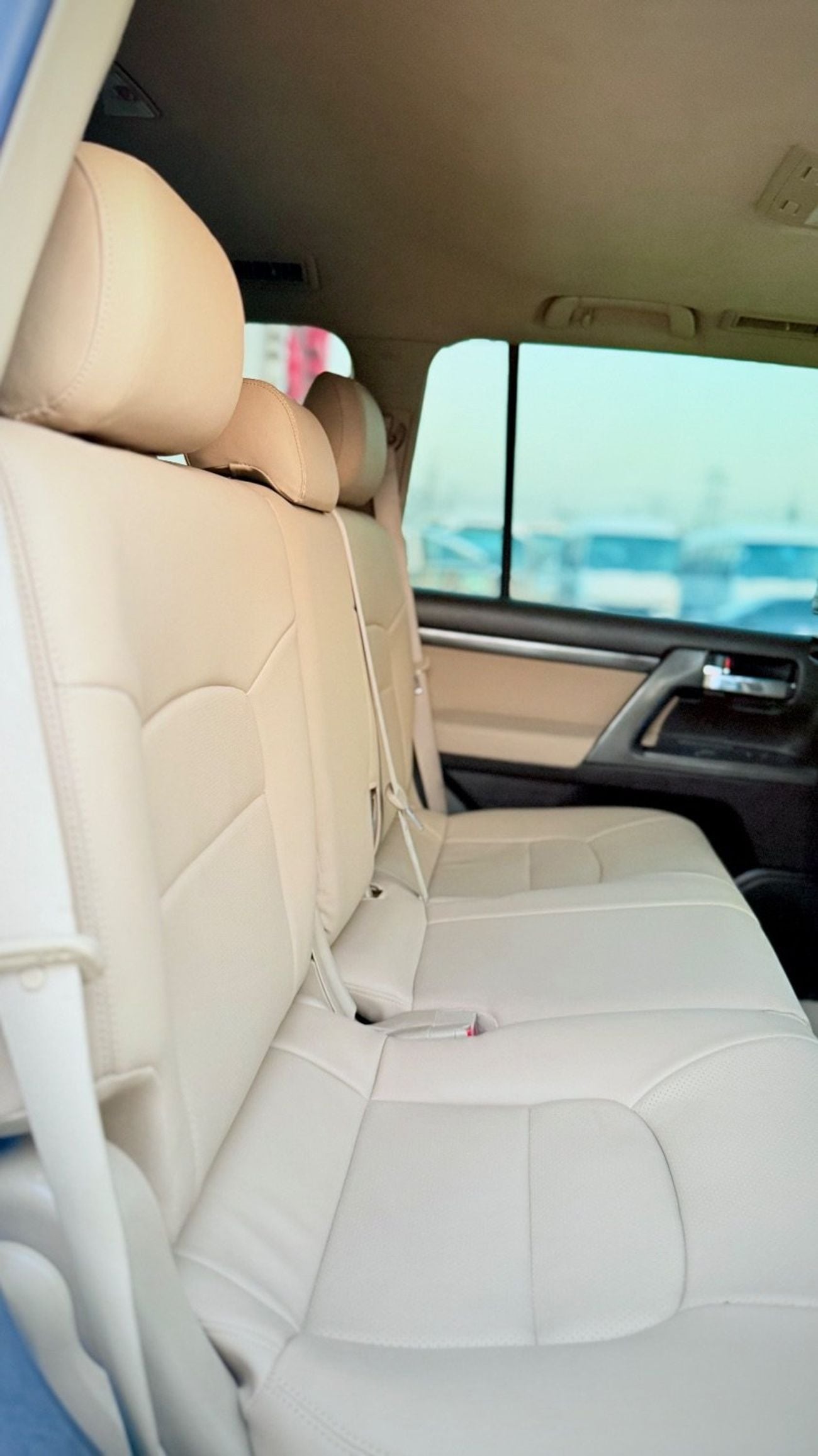 تويوتا لاند كروزر GXR 2015 FACELIFTED 2025 WITH INTERIOR AND EXTERIOR FULL OPTION V6 GCC SPECIFICATION