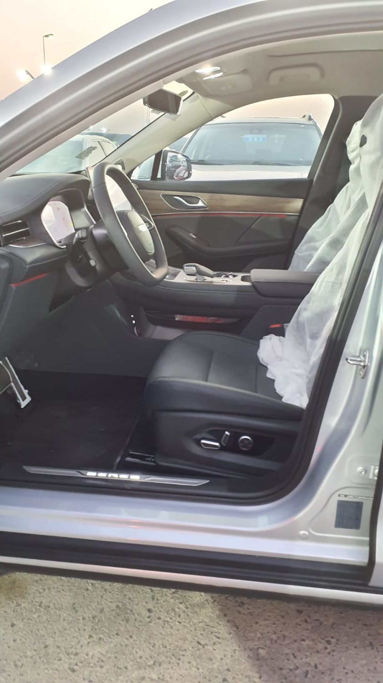 سيريس 5 SERES 5 EV GCC 4WD 483KM WLTP