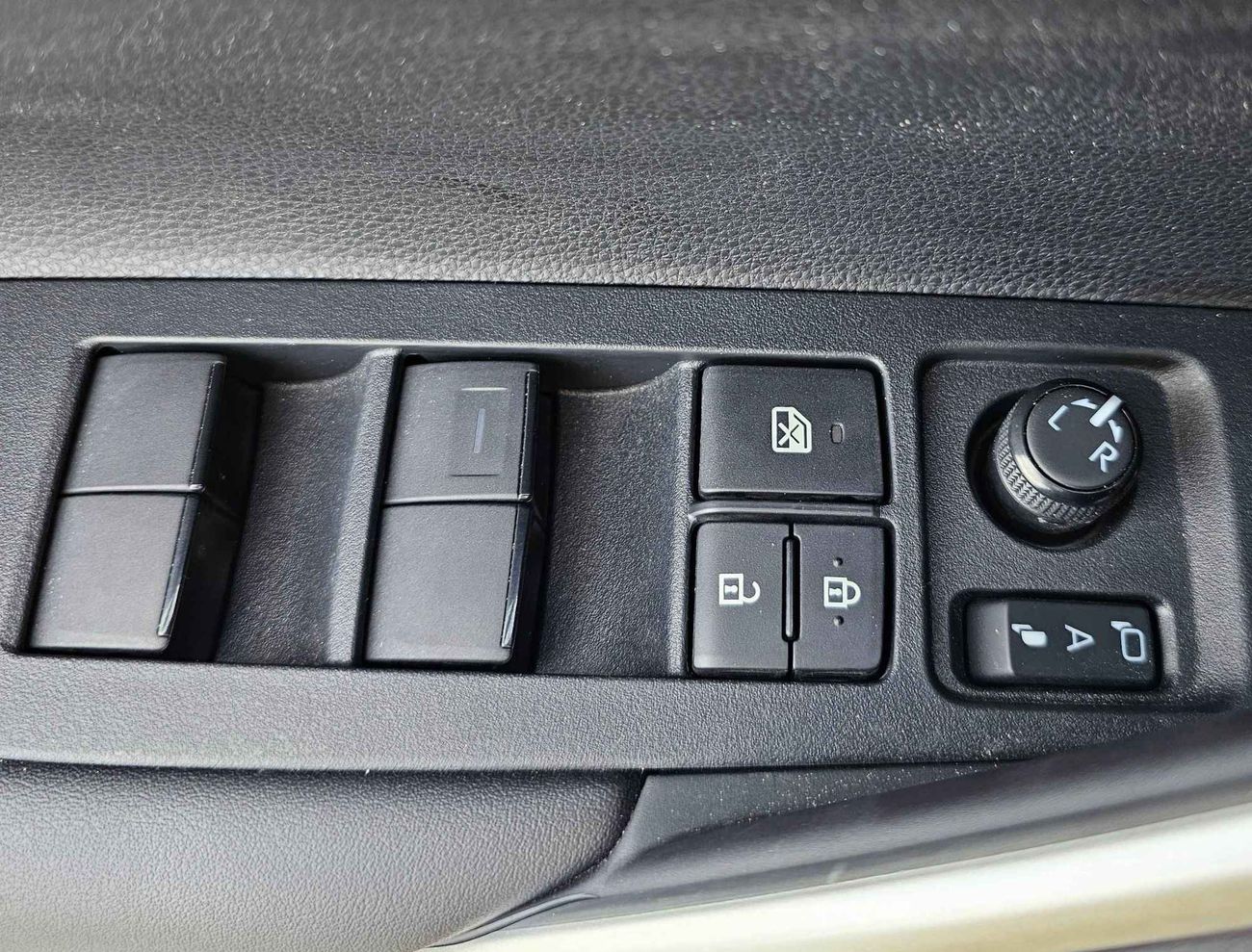 تويوتا كورولا كروس 1.8L Hybrid, Leather Seats / SPECIAL OFFER