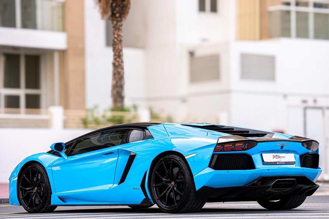 Lamborghini Aventador 6.5L V12 GCC Full service history