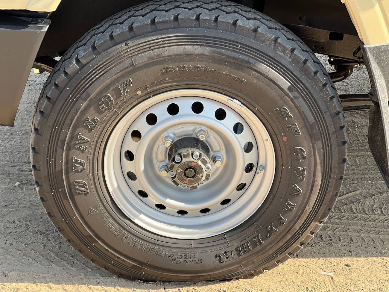 تويوتا لاند كروزر بيك آب S/C LC79 2.8L DSL M/T // 2025 // STD OPTION WITH DIFF LOCK , DVD&BACK CAMERA // SPECIAL OFFER // BY 