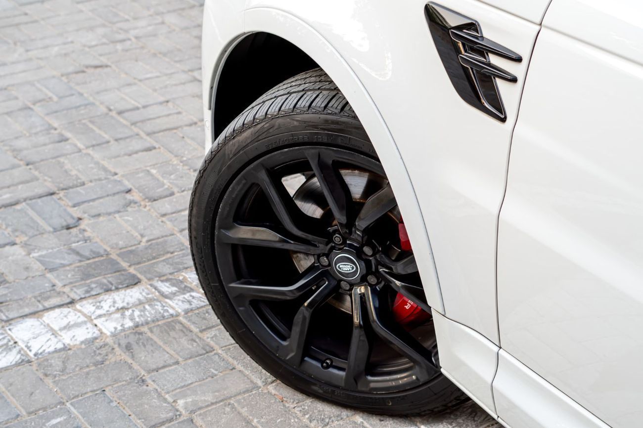 Land Rover Range Rover Sport SVR 5.0L (575 HP) 4WD