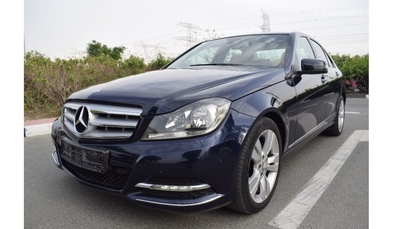 مرسيدس بنز C200 Avantgarde - 2013 - Low Mileage - GCC Specs - Well Maintained