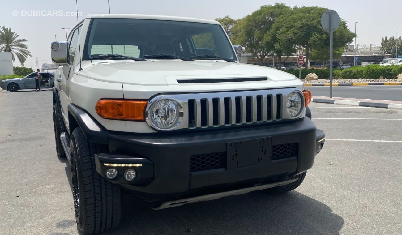 تويوتا إف جي كروزر Dubai › Motors › Used Cars for Sale › Toyota › FJ Cruiser AED 1600/ month FJ CRUISER V6 EXCELLENT CO