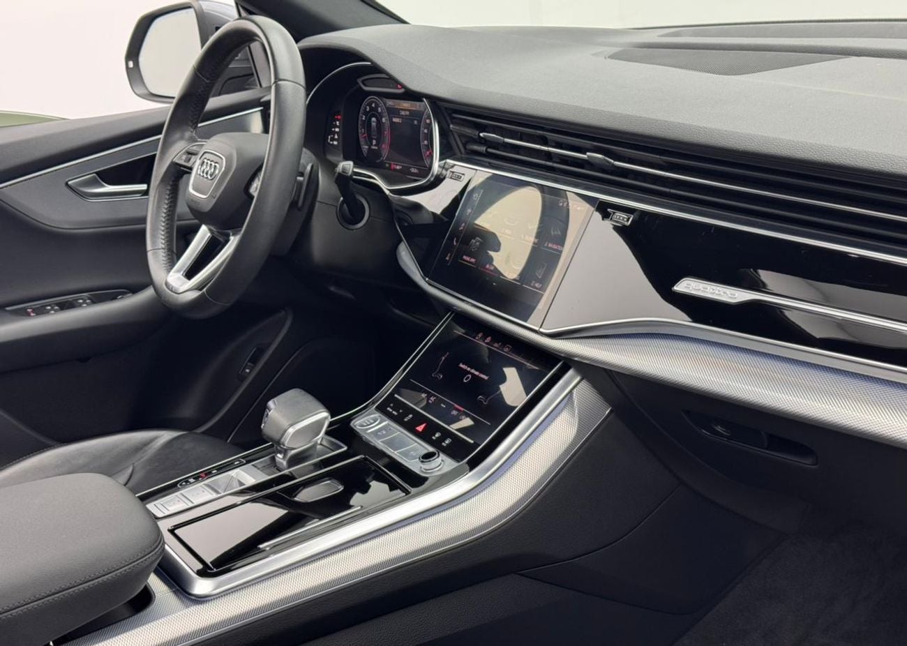 Audi Q8 55 TFSI quattro S-Line 3.0L (340 HP) 2020 Audi Q8 55TFSI S-Line, Audi Service History, 1 Year Warran