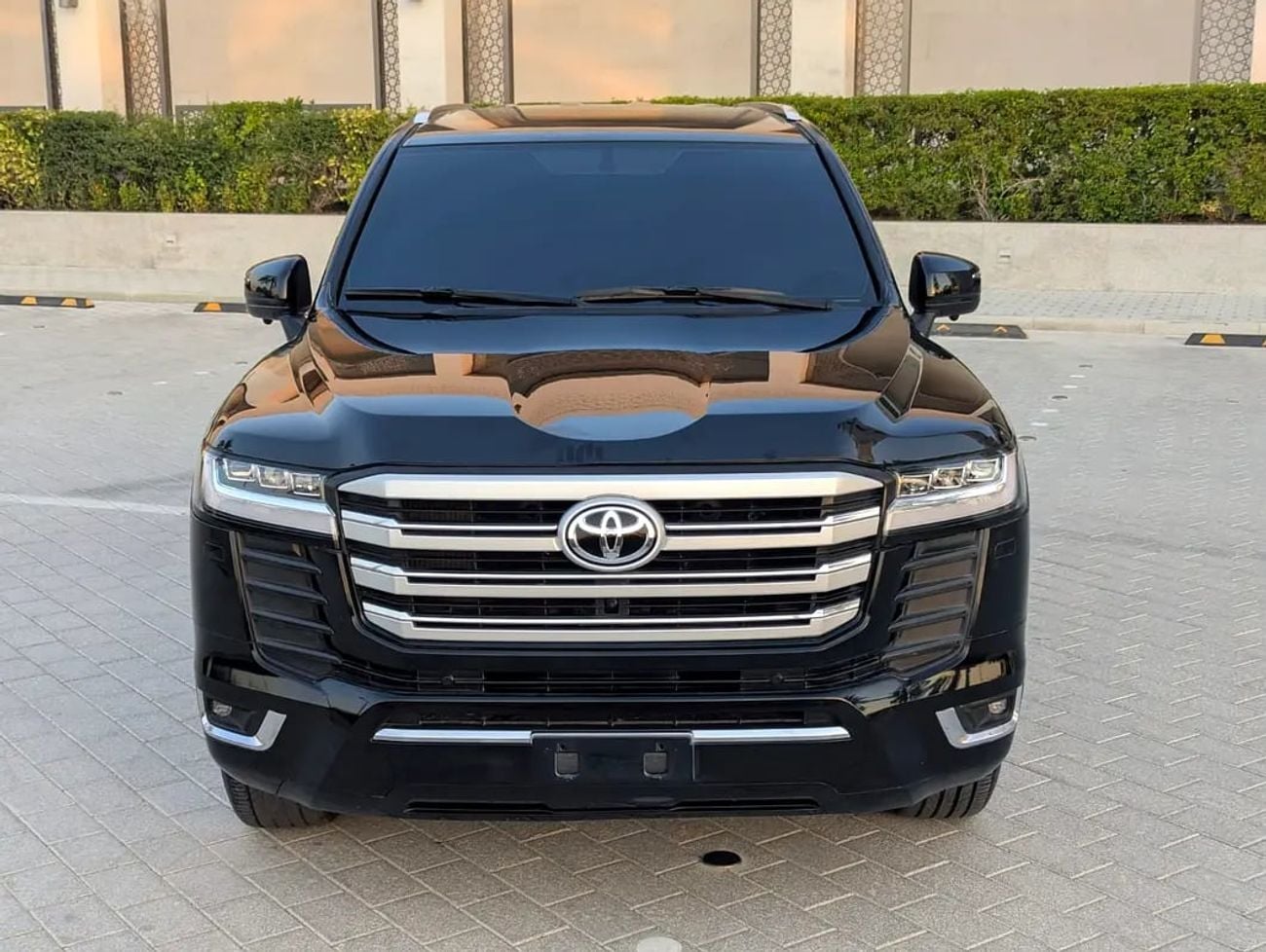 Toyota Land Cruiser GXR FACELIFTED WITH INTERIOR AND EXTERIOR V6 4.0L Excellent Condition