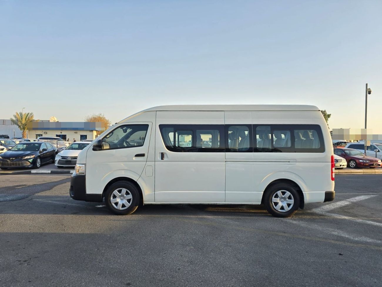 تويوتا هاياس TOYOTA HIACE COMMUTER VAN RHD 2018 MODEL 3.0 L DIESEL AUTOMATIC(PM22105)