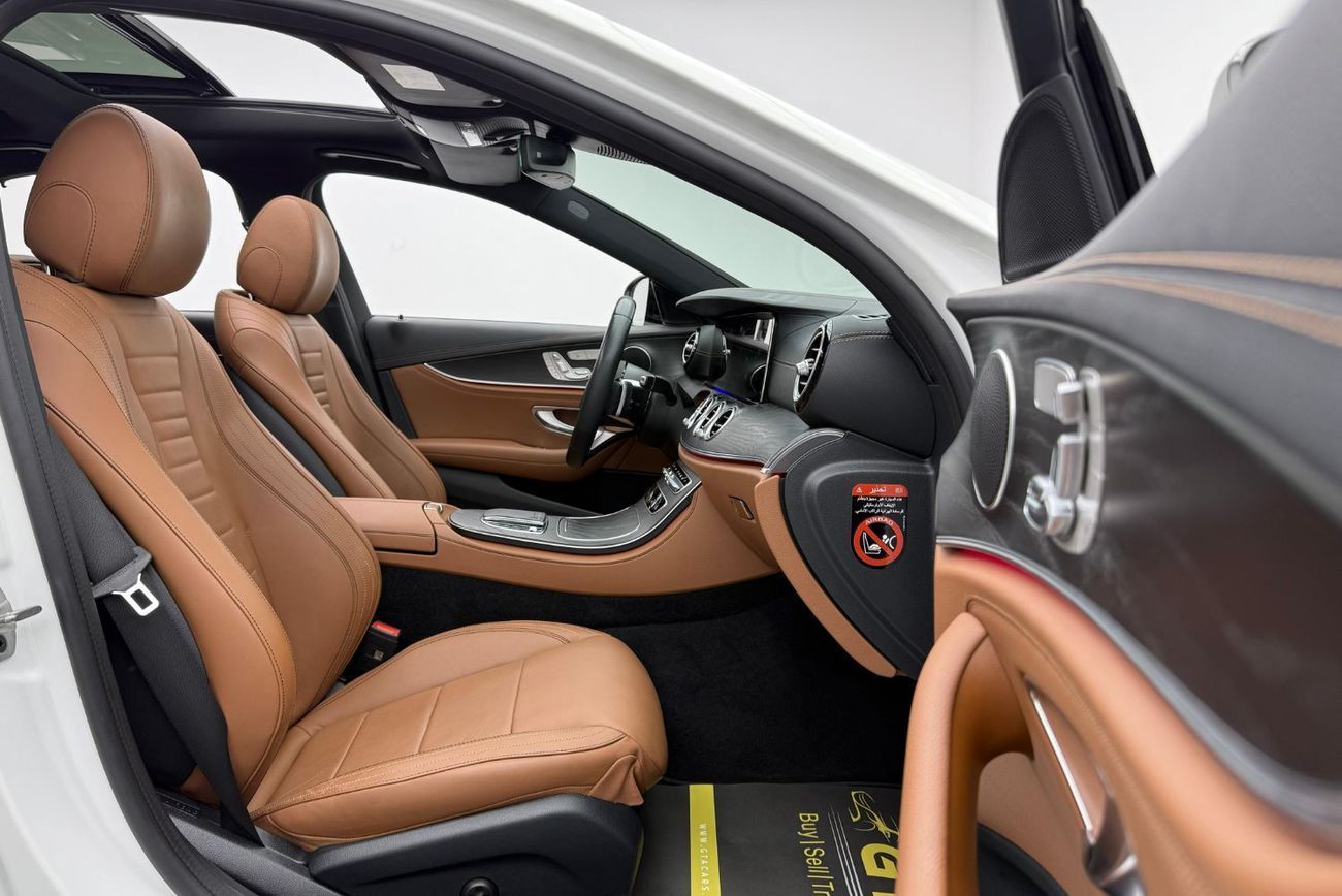 مرسيدس بنز E300 2023 Mercedes Benz E300 AMG, 2028 MB Warranty + Service Pack, Full MB Service History, GCC