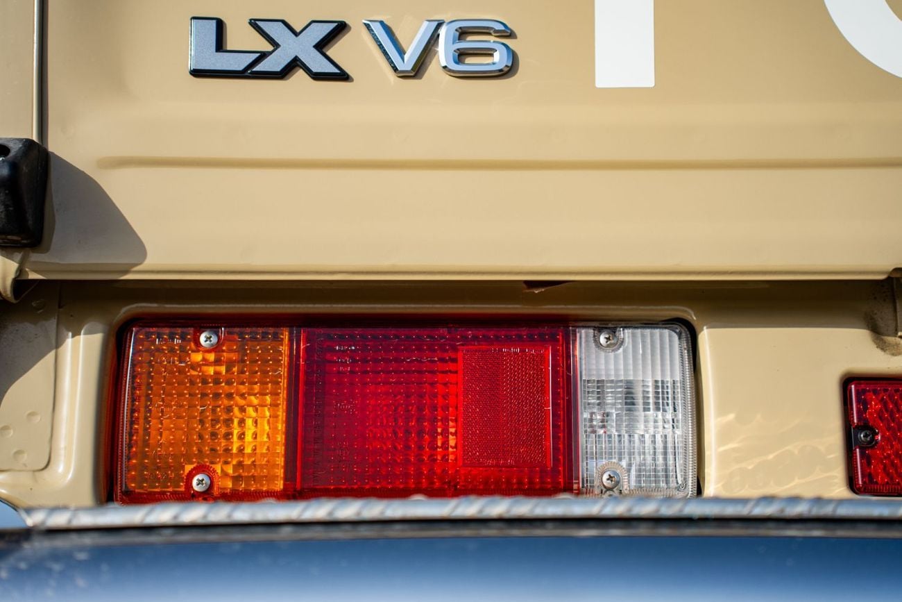 تويوتا لاند كروزر بيك آب Toyota Land Cruiser Pickup 4.0L Manuel 2025 4WD