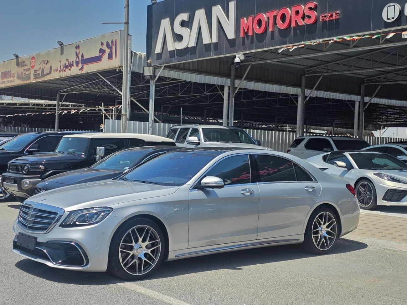 Mercedes-Benz S 560 Std 4.0L (463 HP)