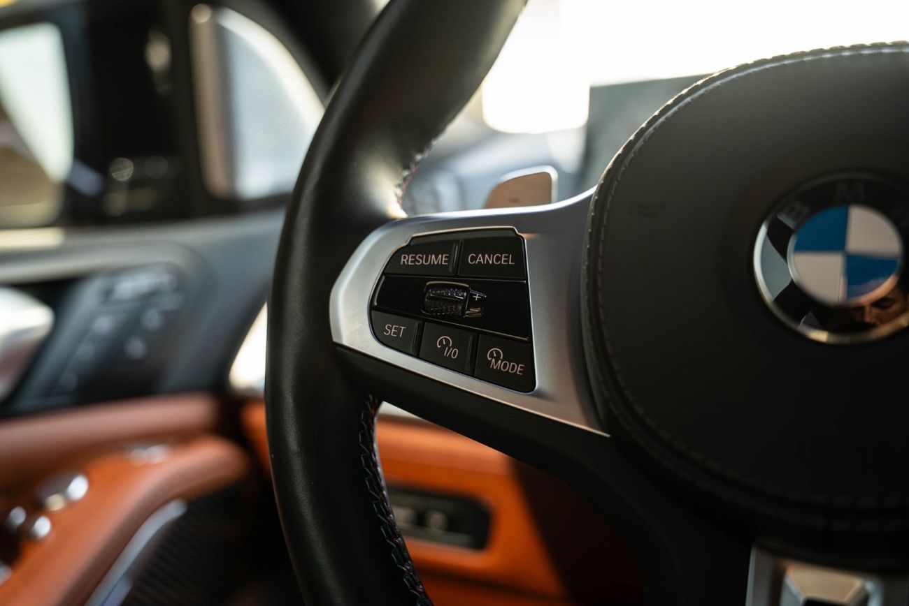 بي أم دبليو X7 xDriveM60i (6 Seats)