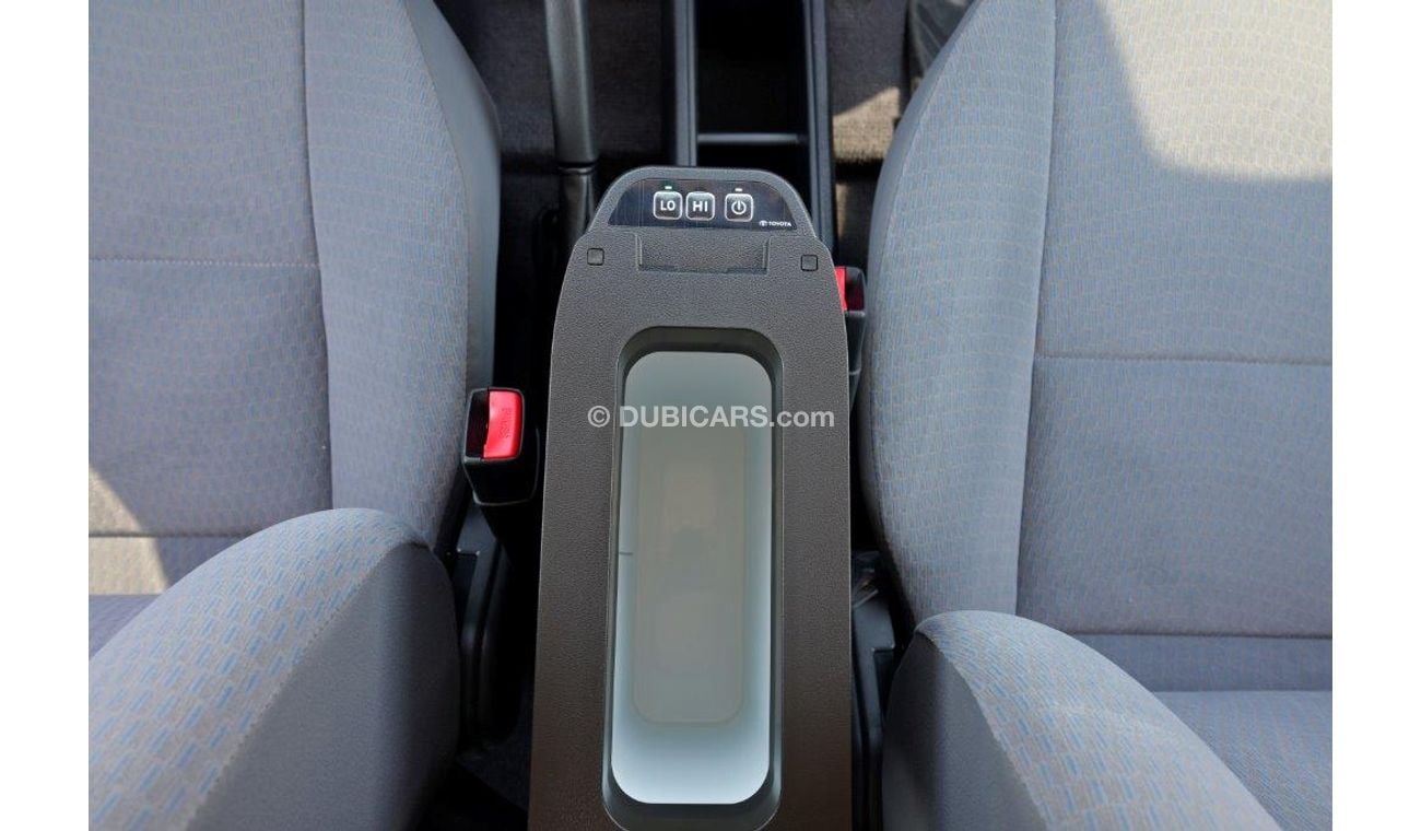 Toyota Land Cruiser 70 76 Lx Limited V8 4.5l Diesel 4wd Manual Transmission.