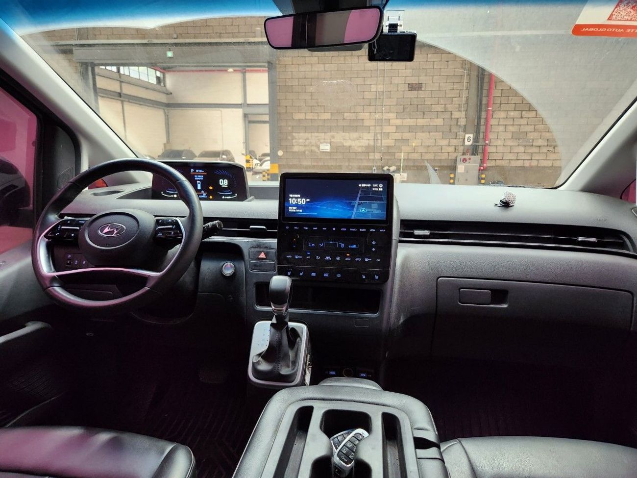 Hyundai Staria STARIA (D) 2.2 TOURER MODERN 11 SEATERS