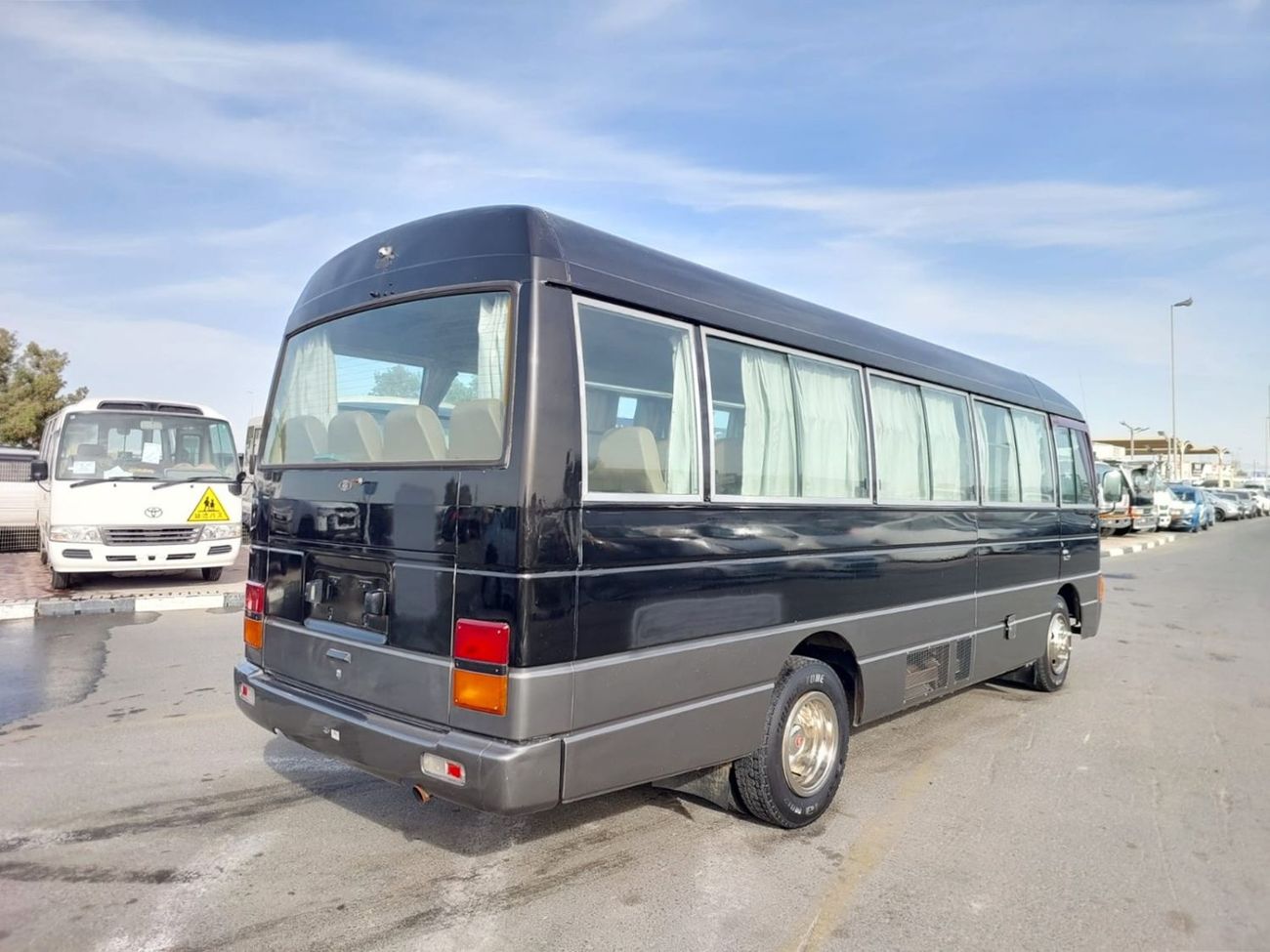 نيسان سيفيليان NISSAN CIVILIAN BUS RHD 1998 MODEL 4.1 L DIESEL AUTOMATIC(PM02267)