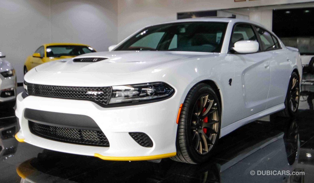 دودج تشارجر Hellcat  6.2L Supercharged HEMI V8 SRT