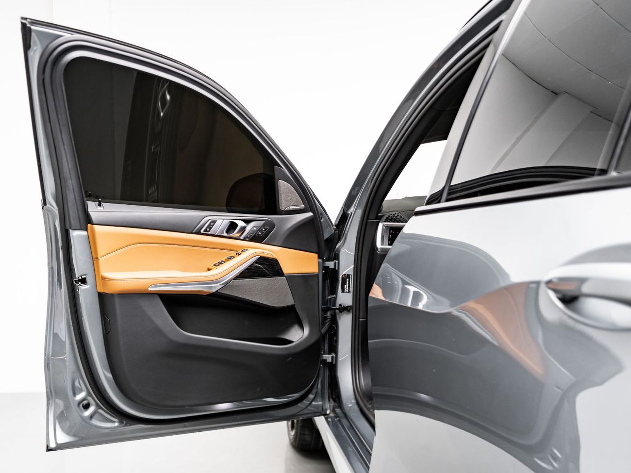 BMW X5 40i xDrive 3.0L 2025 BMW X5 xDrive40i M Sport Pro, BMW Warranty + Service Contract, Low Mileage, GCC