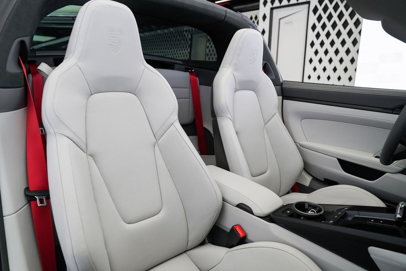 Porsche 911 Targa 4 3.0L (380 HP) Targa 4 GTS