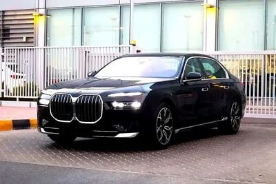 بي أم دبليو 735i DESIGN PURE EXCELLENCE BMW 7 Series 735 2025 مواصفات خليجية