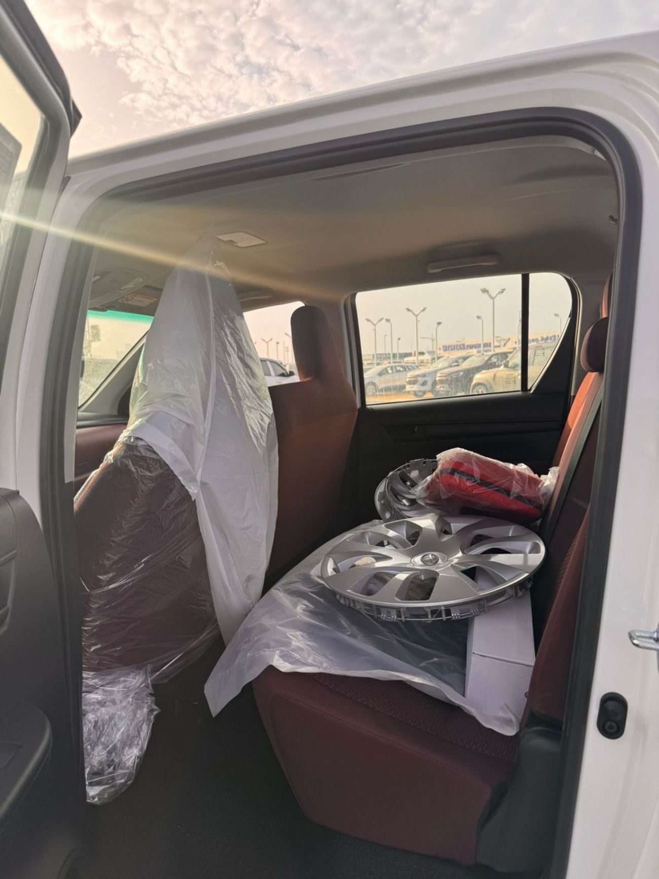 تويوتا هيلوكس TOYOTA HILUX 2.4L DIESEL D/C 2026 MODEL GCC SPECS EXPORT PRICE