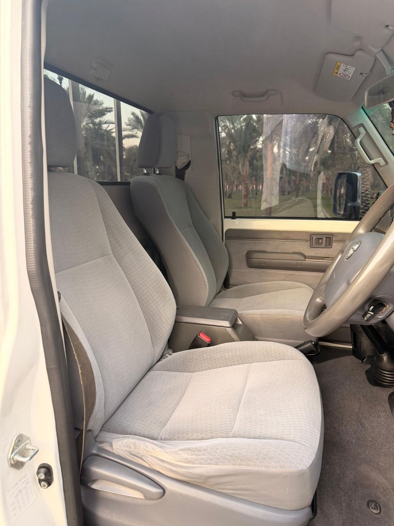 تويوتا لاند كروزر بيك آب GXL V8 Turbo Diesel Right Hand Drive