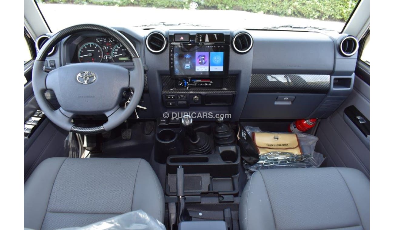 Toyota Land Cruiser Pick Up Double Cab Black Edition V8 4.5l 4wd Manual Transmission
