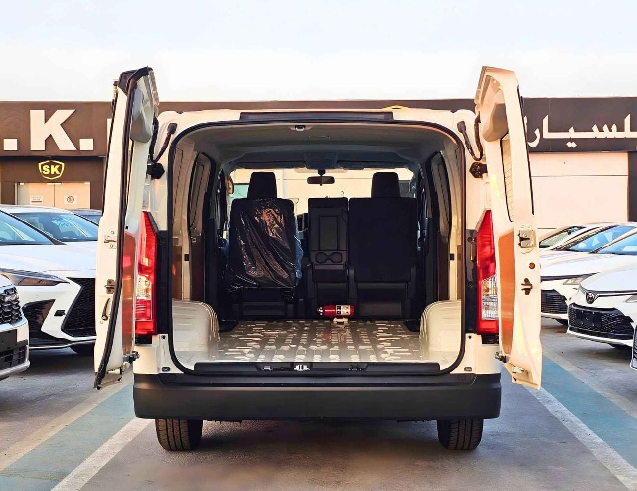 تويوتا هاياس CARGO / 3.5L PETROL V6 A/T / REAR CAMERA (CODE # HCPMB2)