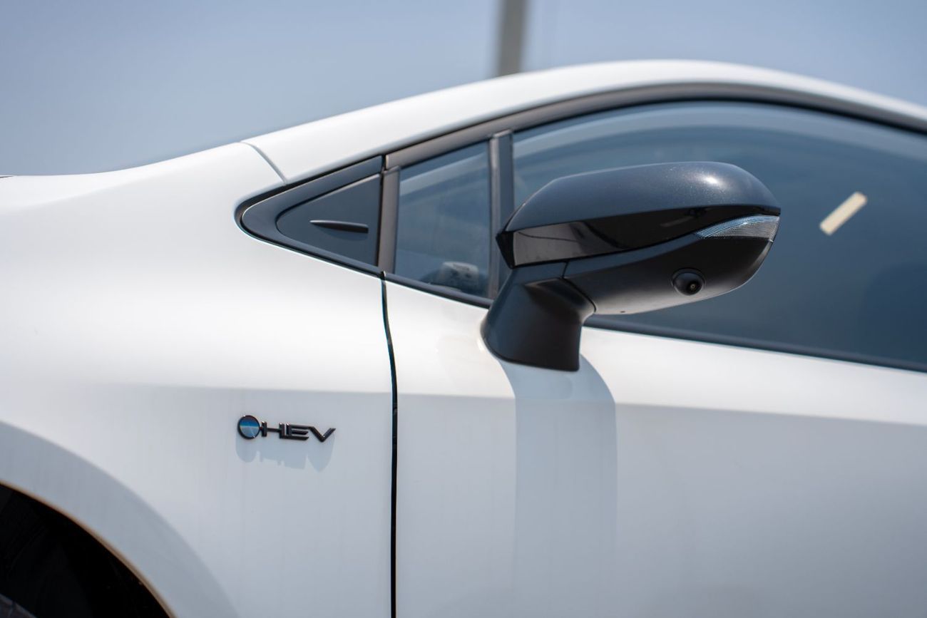 تويوتا ليفين تويوتا ليفين سبورت 2025 النسخة السوداء 1.8 لتر هجين