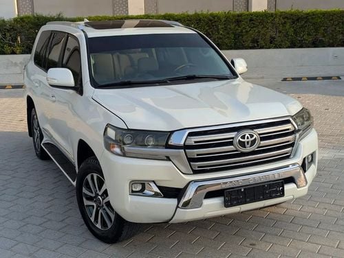 تويوتا لاند كروزر GXR محرك V6 سعة 4.0 لتر - كامل المواصفات | 42,000 كم، حالة ممتازة