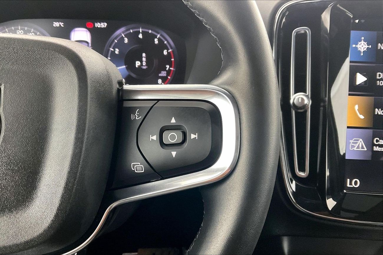 فولفو XC 40 T4 R Design | National Day Celebration | شامل الضمان | 0 ﺪﻔﻋﺓ ﺃﻮﻟﻯ