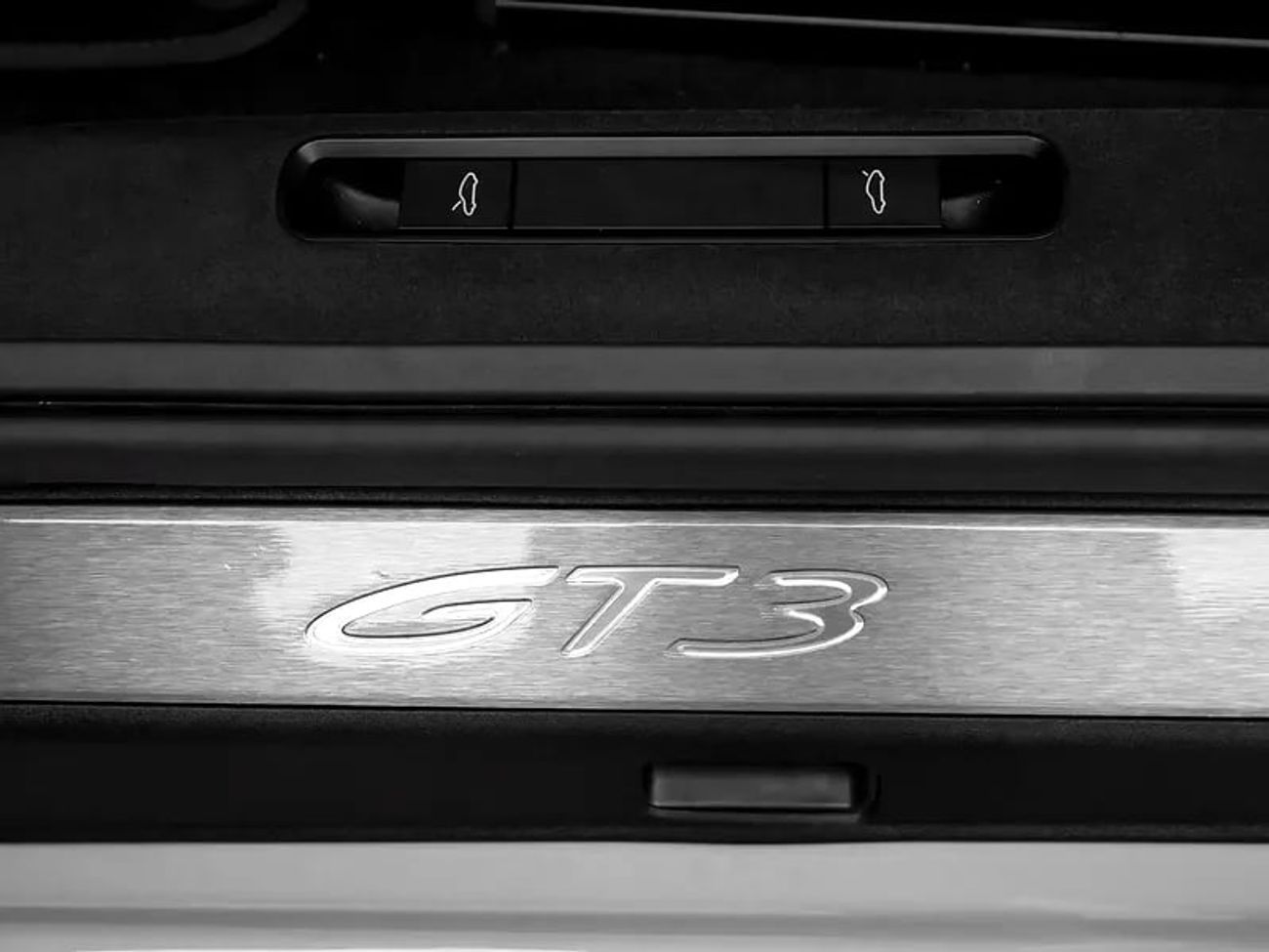 Porsche 911 GT3 4.0L ( With Original Rims and Exhaust )