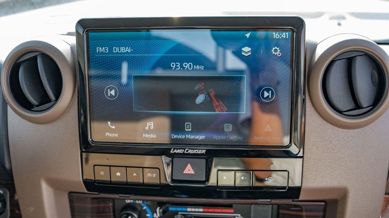 Toyota Land Cruiser Pick Up 2024 Toyota LC79 SC 2.8L diesel Double tank Mid option AT