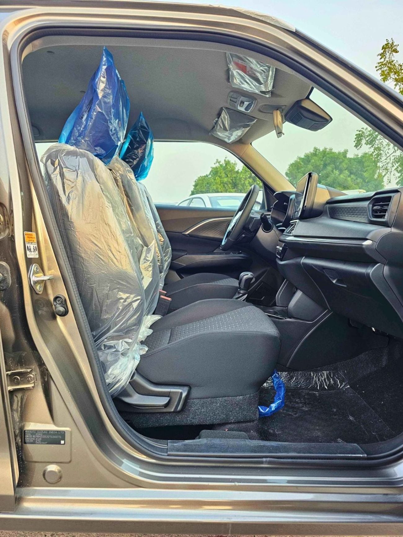 سوزوكي سويفت GLX SUZUKI SWIFT GLX HYBRID || RADAR | PETROL AT 1.2L V4 (CODE # SWGLXFOH) GRAY 2026