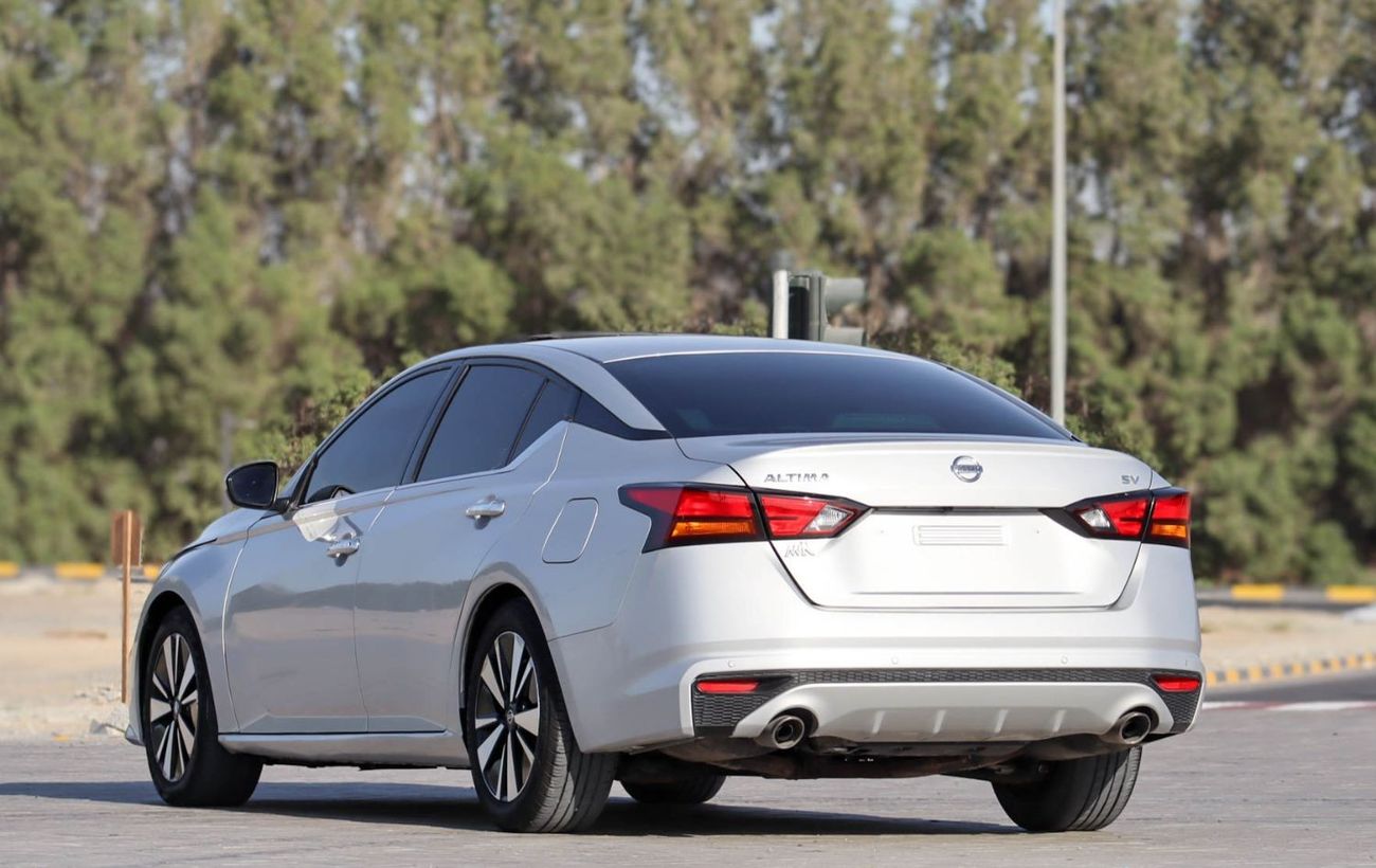 Nissan Altima 2.5 SV Nissan Altima 2.5L 2021 SV original paint GCC, accident-free, in excellent condition, 1076 P.