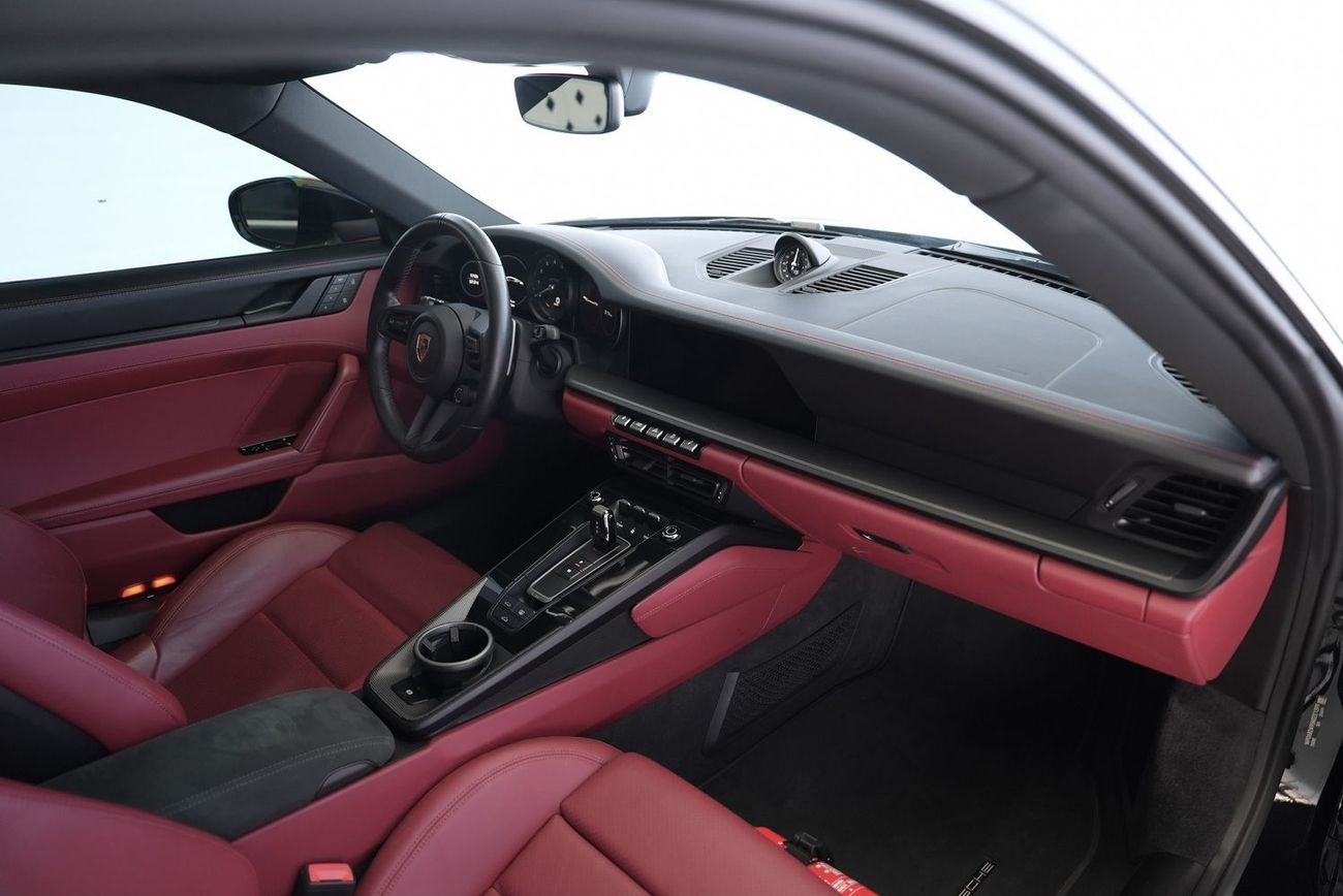 بورش 911 Carrera GTS 3.0L (475 HP) Coupe