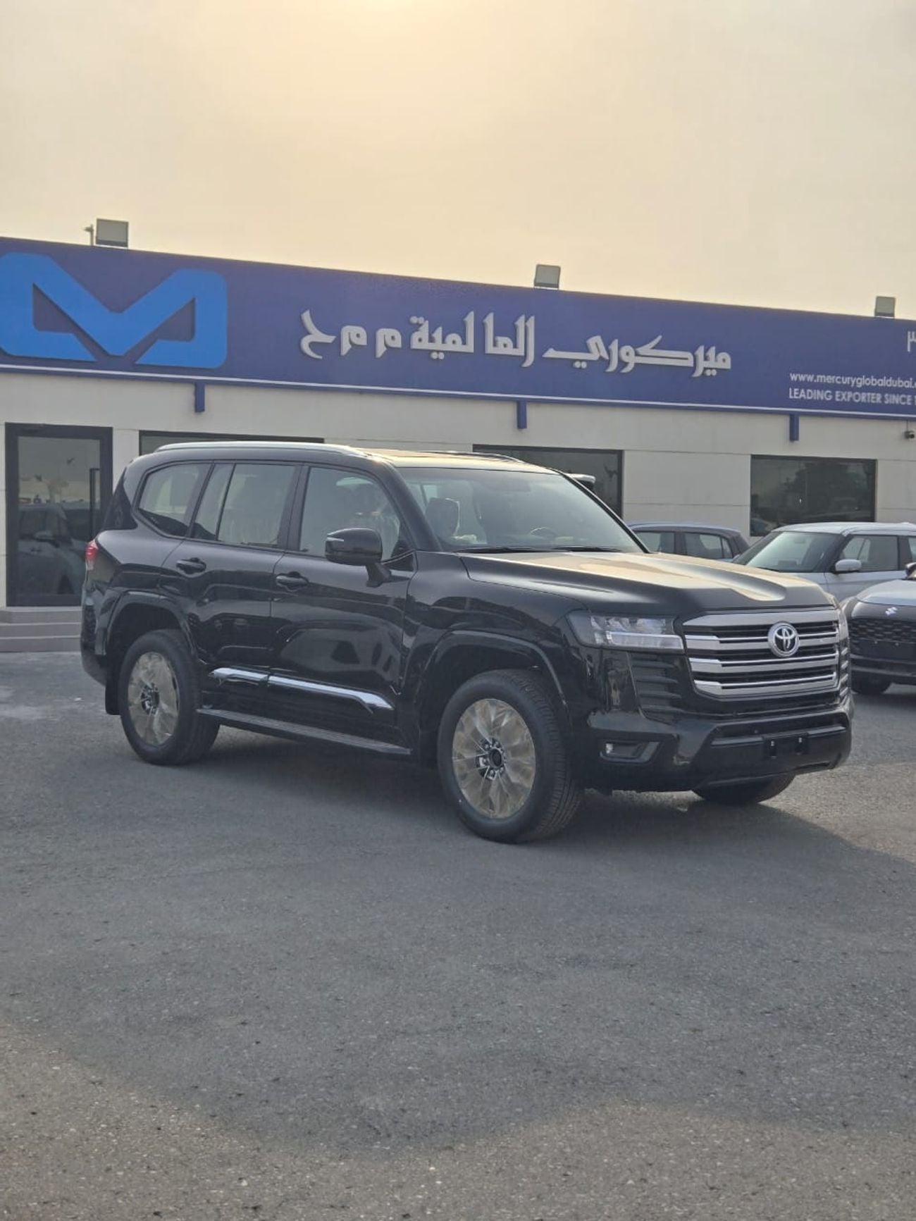 Toyota Land Cruiser GXR PETROL A/T 7 SEATER