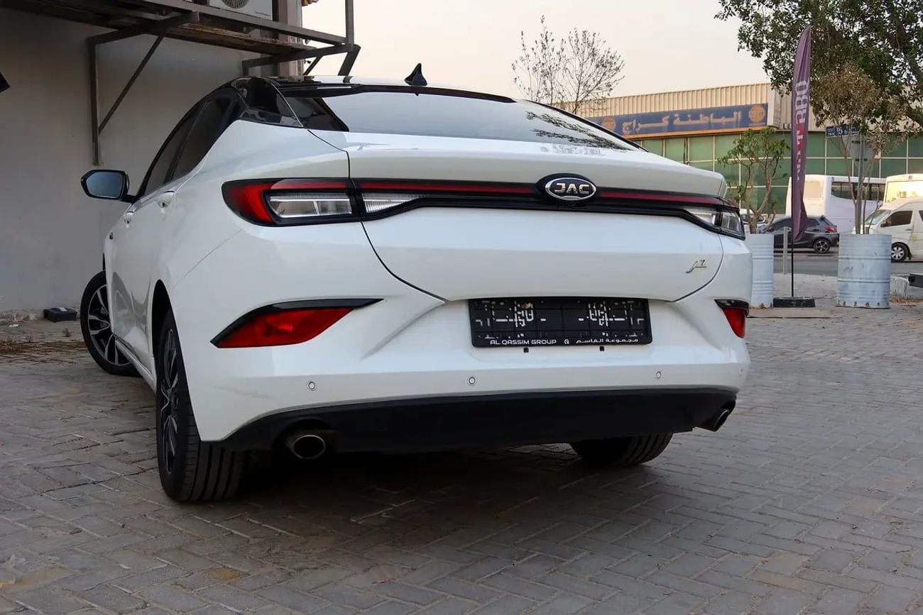 JAC J7 LUXURY | GCC | Warranty & Service Till | FDSH | Original Paint