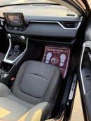 Toyota RAV4 XLE 4WD Full Option Sunroof, push start leather seats