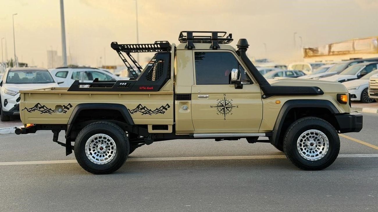 تويوتا لاند كروزر بيك آب -